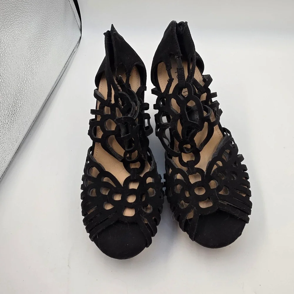 Torrid Black Faux Suede Laser Cage Wedge Sandals 7W 11156446 Peep Toe Platform